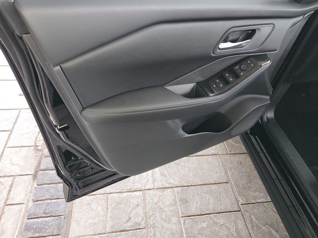 New 2026 Super Black Nissan SV image 20