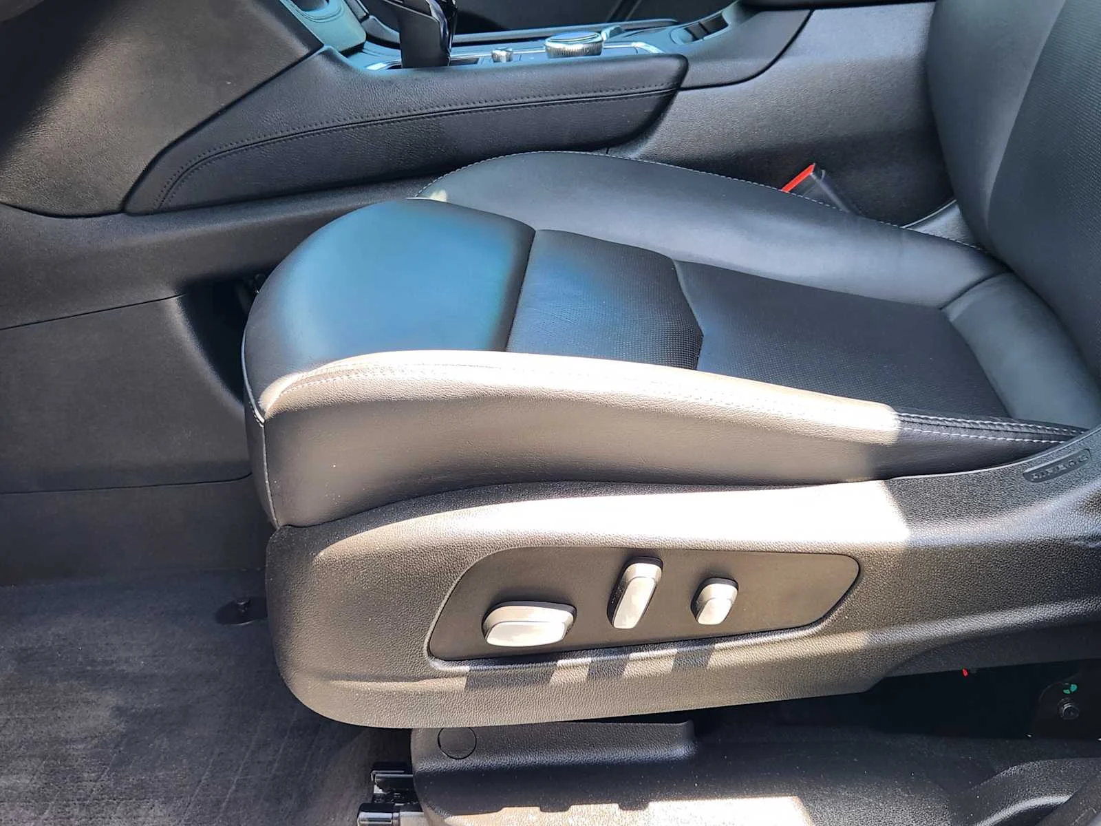 Used 2023 ARGENT SILVER METALLIC Cadillac AWD Sport image 23