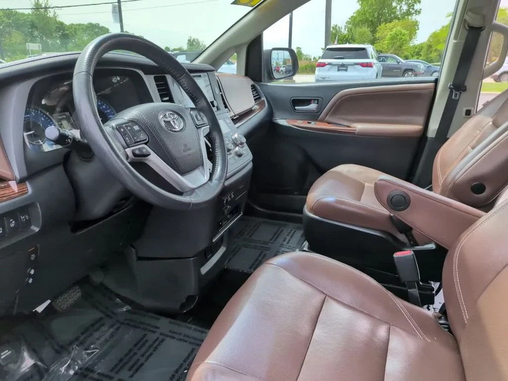 Used 2015 Red Toyota Limited Premium image 18