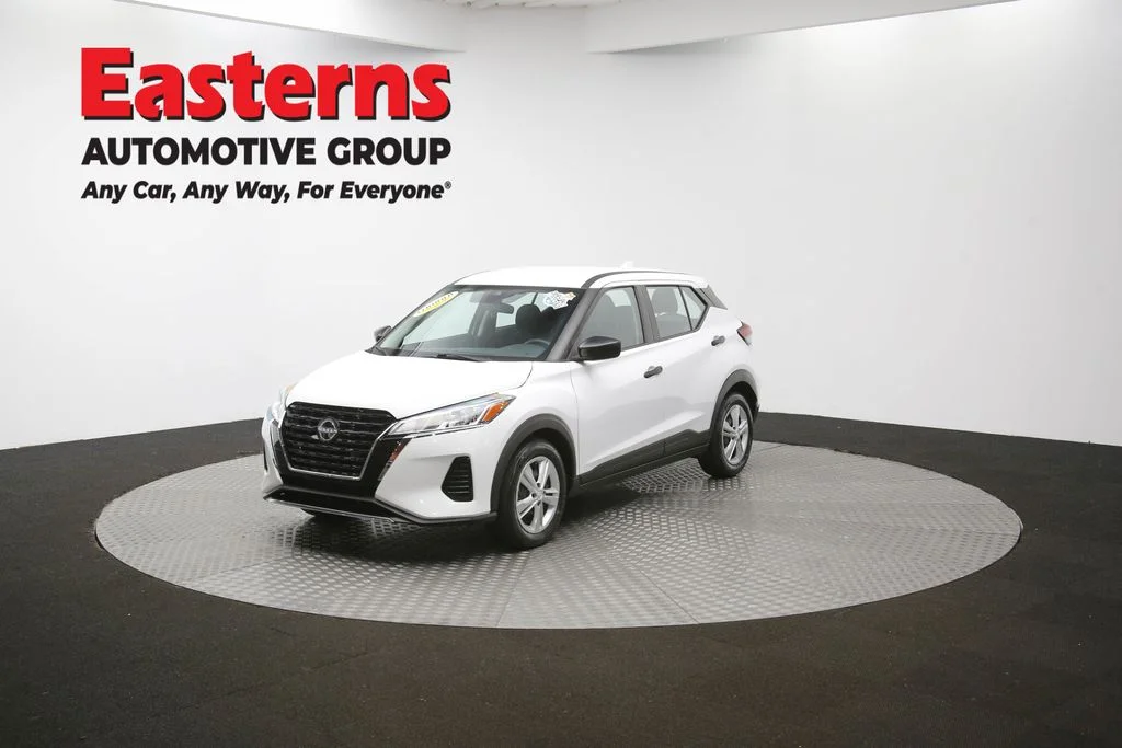 Used 2022 White Nissan S image 55