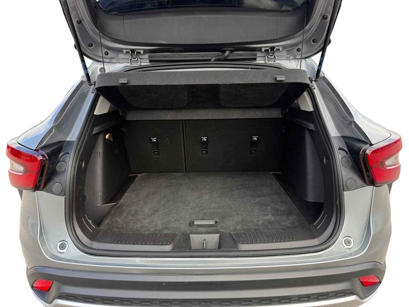 Used 2025 Sterling Gray Metallic Chevrolet LT image 18
