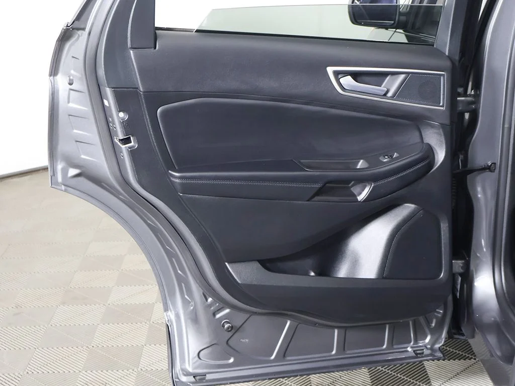 Used 2024 Gray Ford SEL image 23