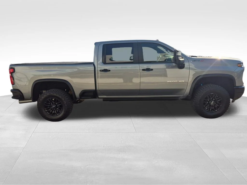 Used 2025 Gray Chevrolet ZR2 image 9