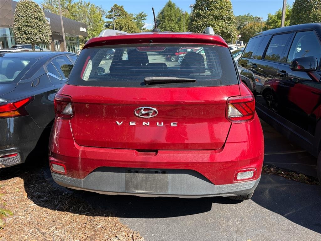 Used 2023 Ultimate Red Hyundai Limited image 4