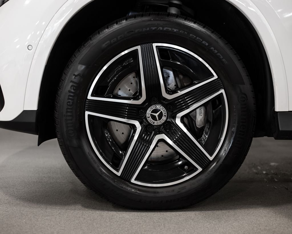 Certified Used 2025 White Mercedes-Benz GLC 350e image 4