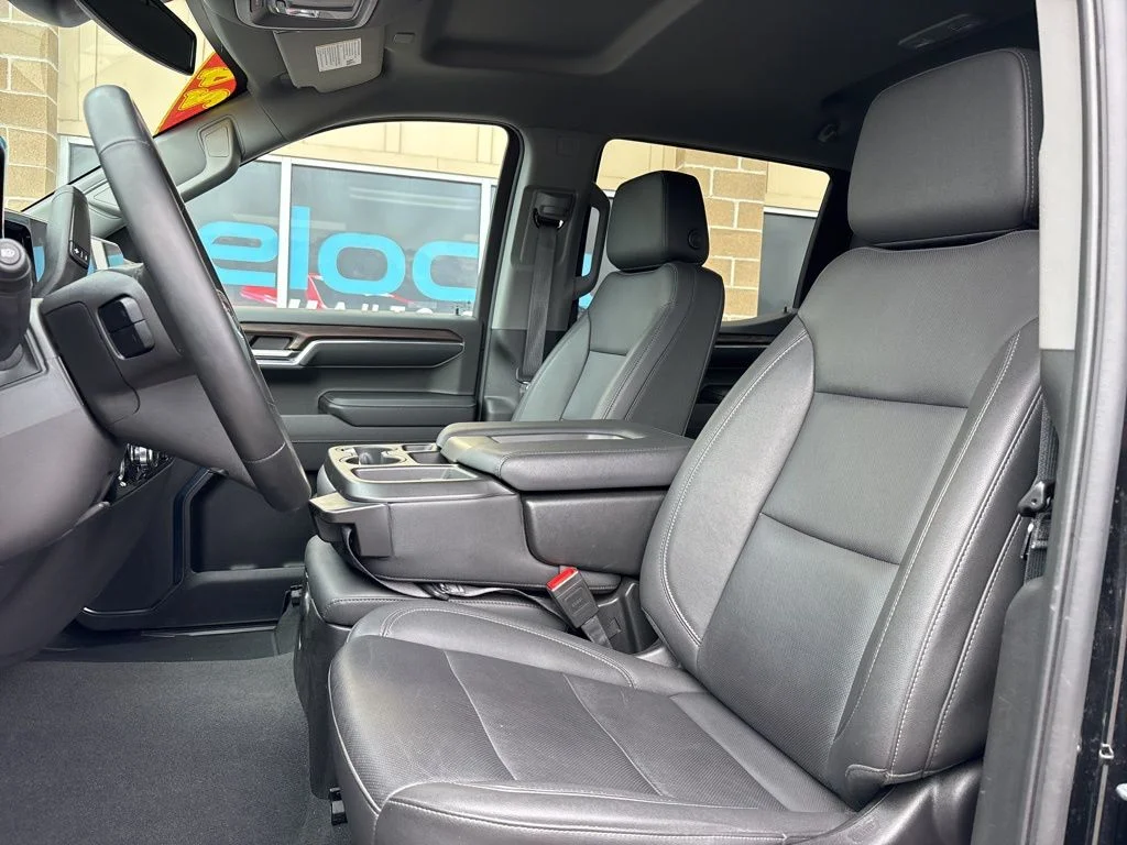 2024 GMC Sierra 1500 SLT - Photo 13