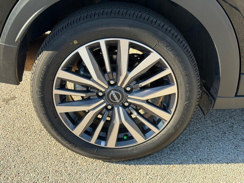 Used 2024 Super Black Nissan SR FWD image 7