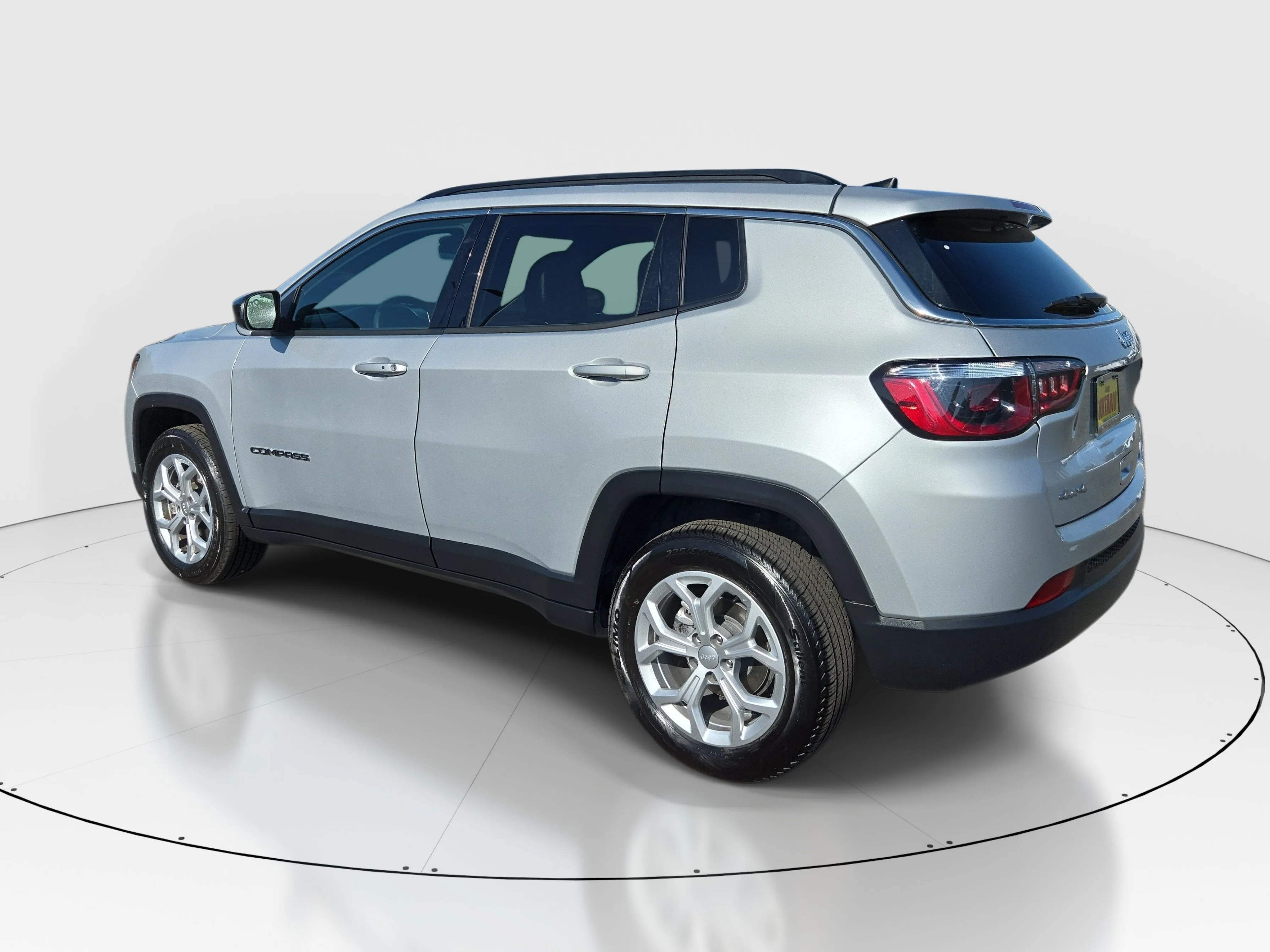 Certified Used 2024 Silver Jeep Latitude image 3