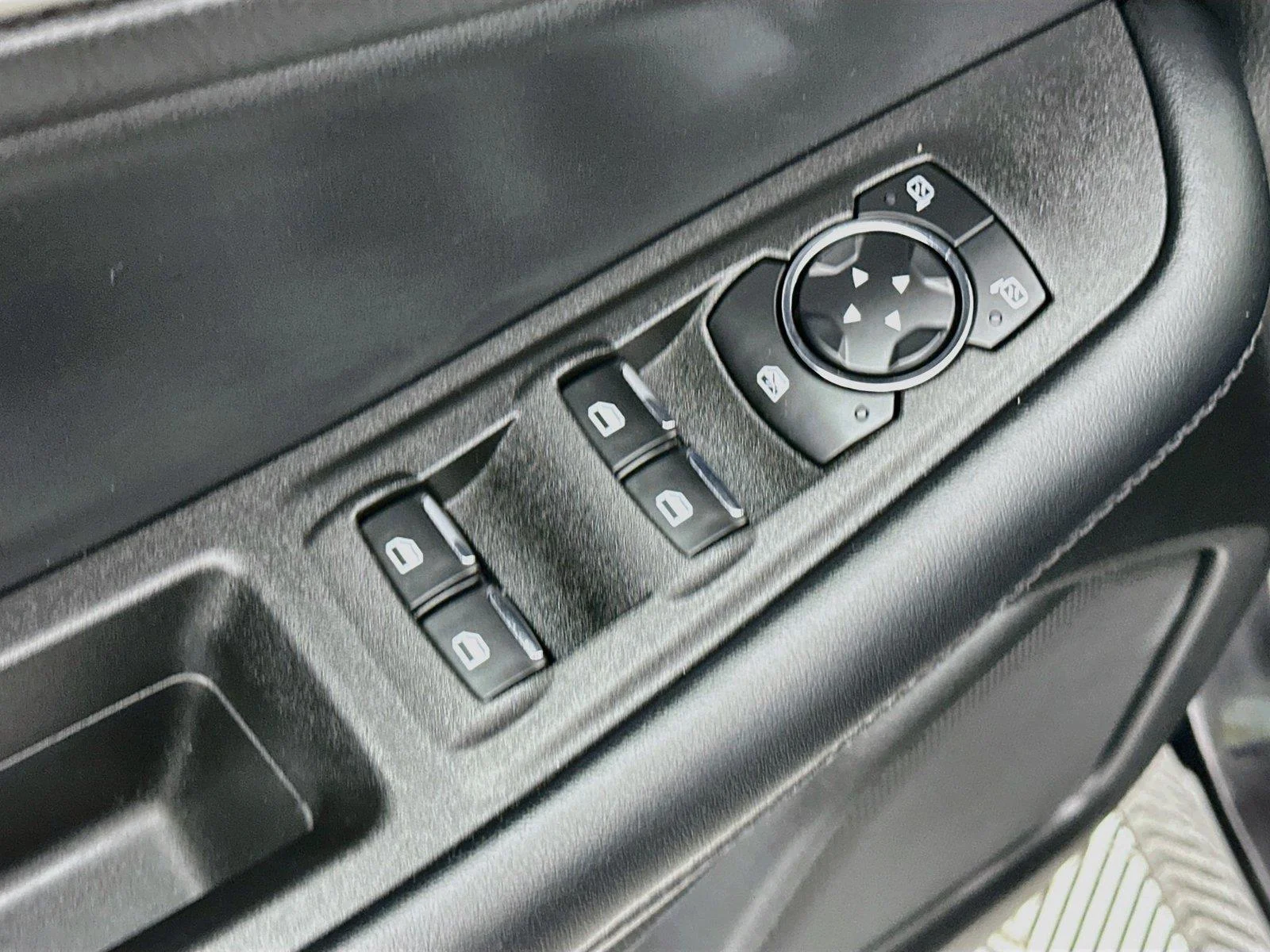 Used 2024 Agate Black Ford SEL image 20