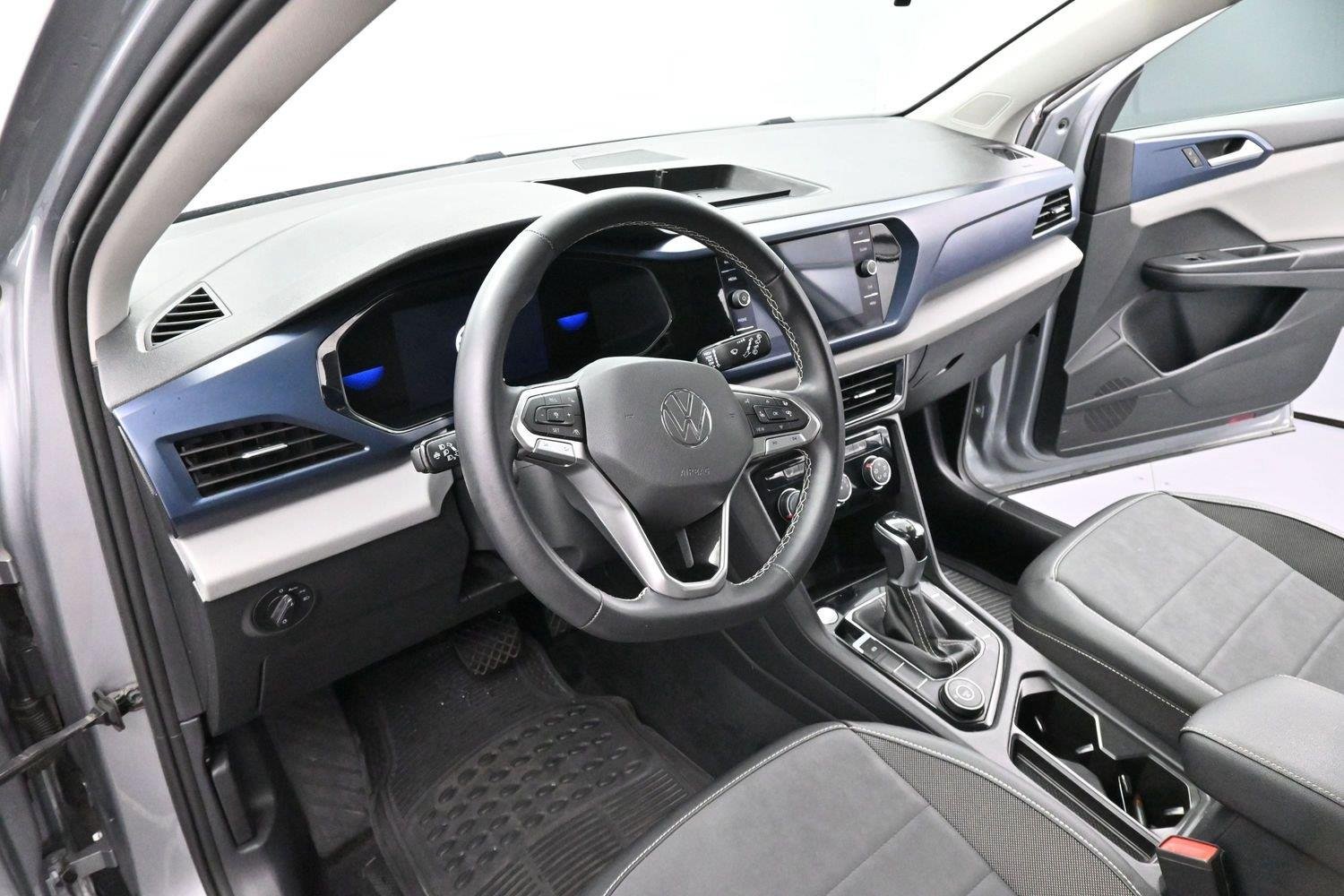 Used 2023 Pyrite Silver Metallic Volkswagen SE image 16