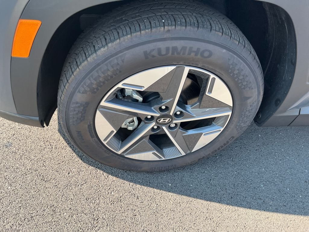 Used 2025 Gray Hyundai SEL image 9