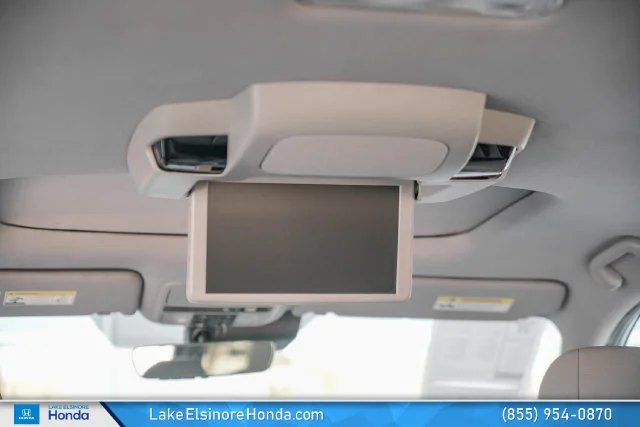 Used 2022 Modern Steel Metallic Honda Touring image 28