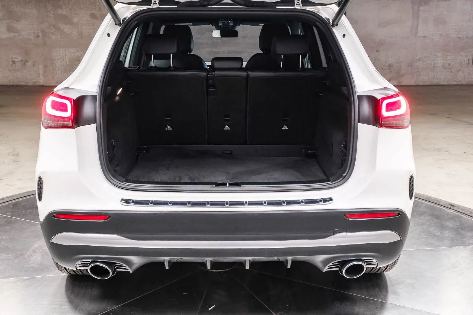 Mercedes-Benz AMG® GLA 35 de 2023 de segunda mano certificado, color Blanco Polar, imagen 33