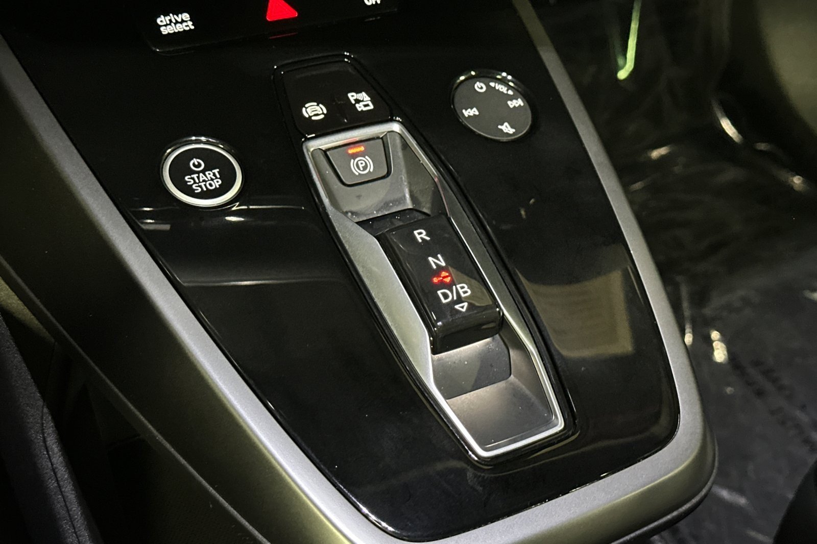 Used 2023 Pebble Gray Audi Premium Plus 50 quattro image 21