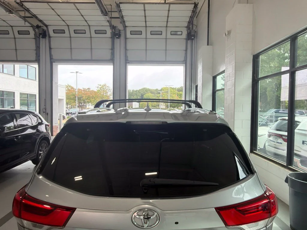 Used 2019 Silver Toyota XLE image 4