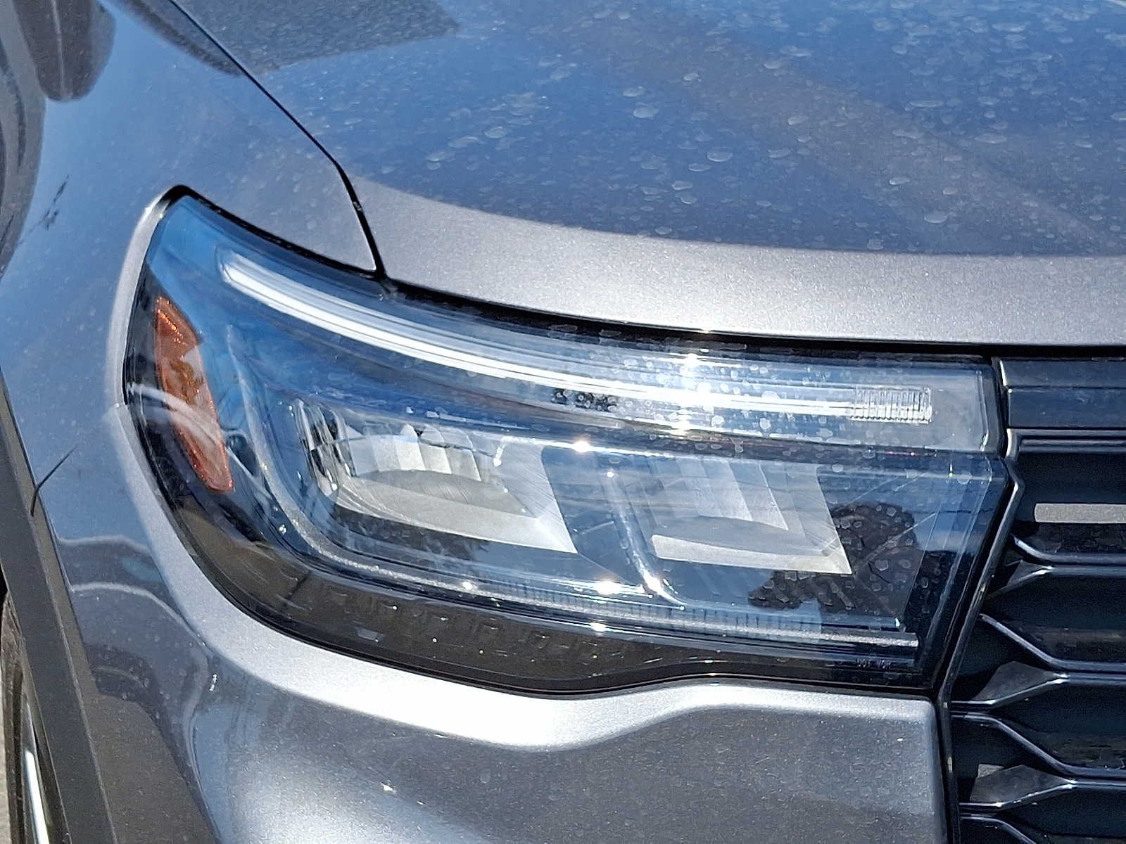 Used 2025 Carbonized Gray Metallic Ford ST-Line image 10