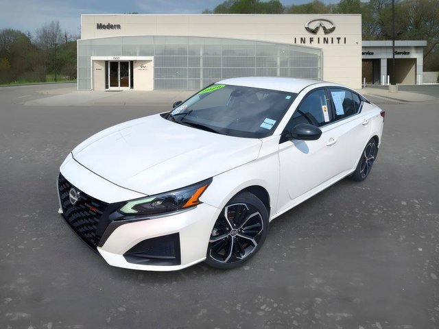 2025 Nissan Altima SR