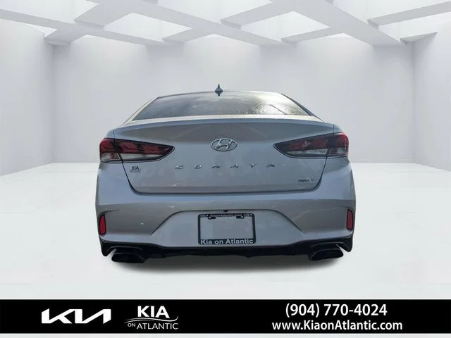 Used 2019 Silver Hyundai Sport image 4