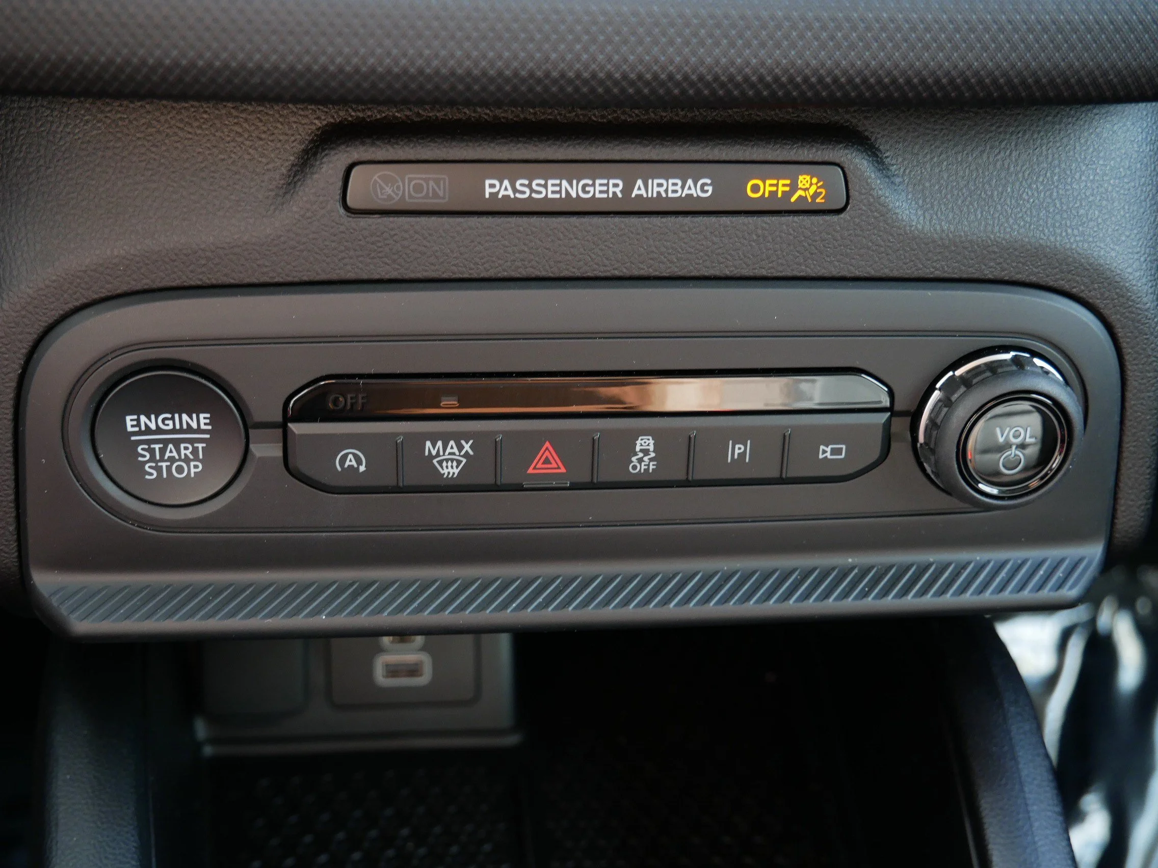 New 2026 Azure Gray Metallic Ford Outer Banks image 30