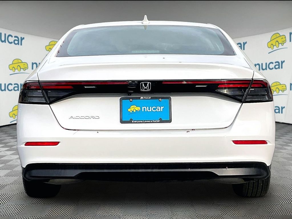 Used 2025 White Honda LX image 5