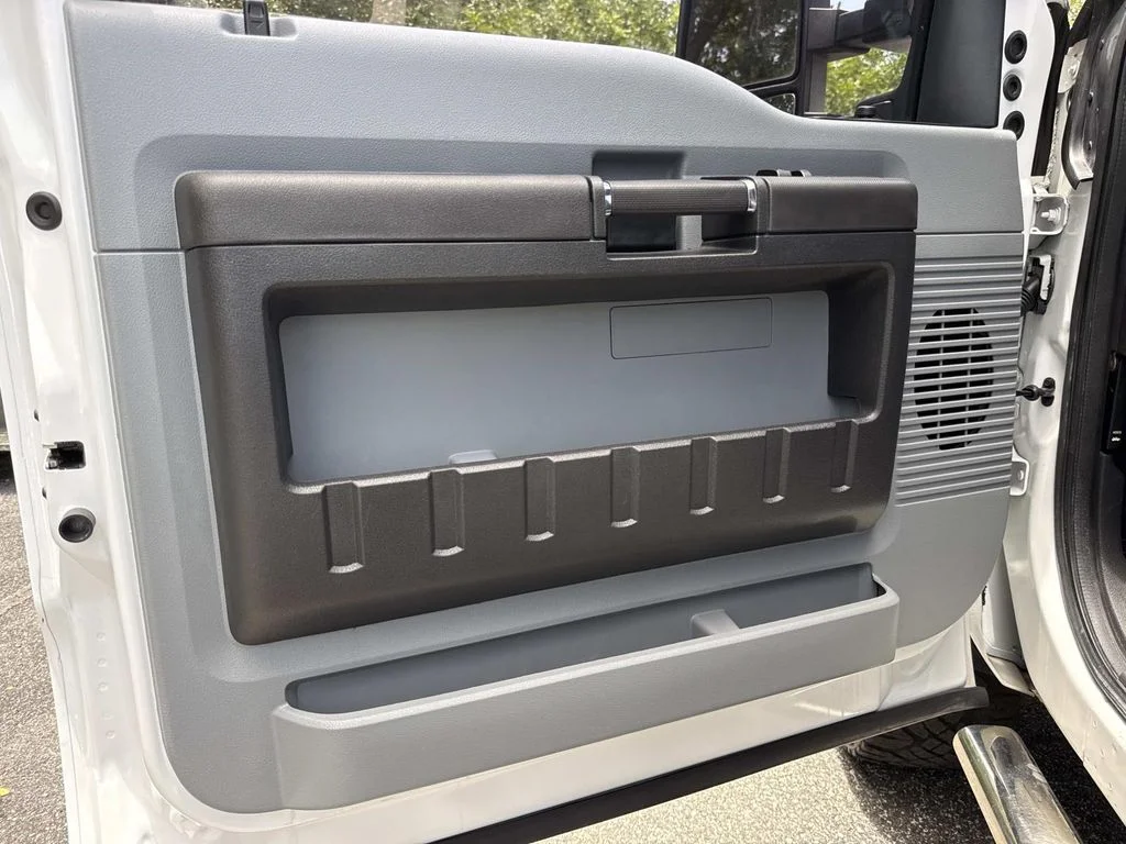 Used 2016 White Ford XL image 24