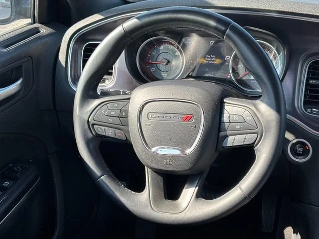 Used 2015 Gray Dodge SE image 12