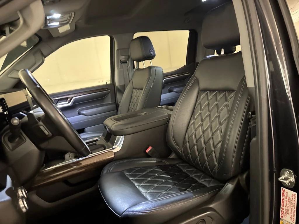 Used 2022  GMC Elevation image 15