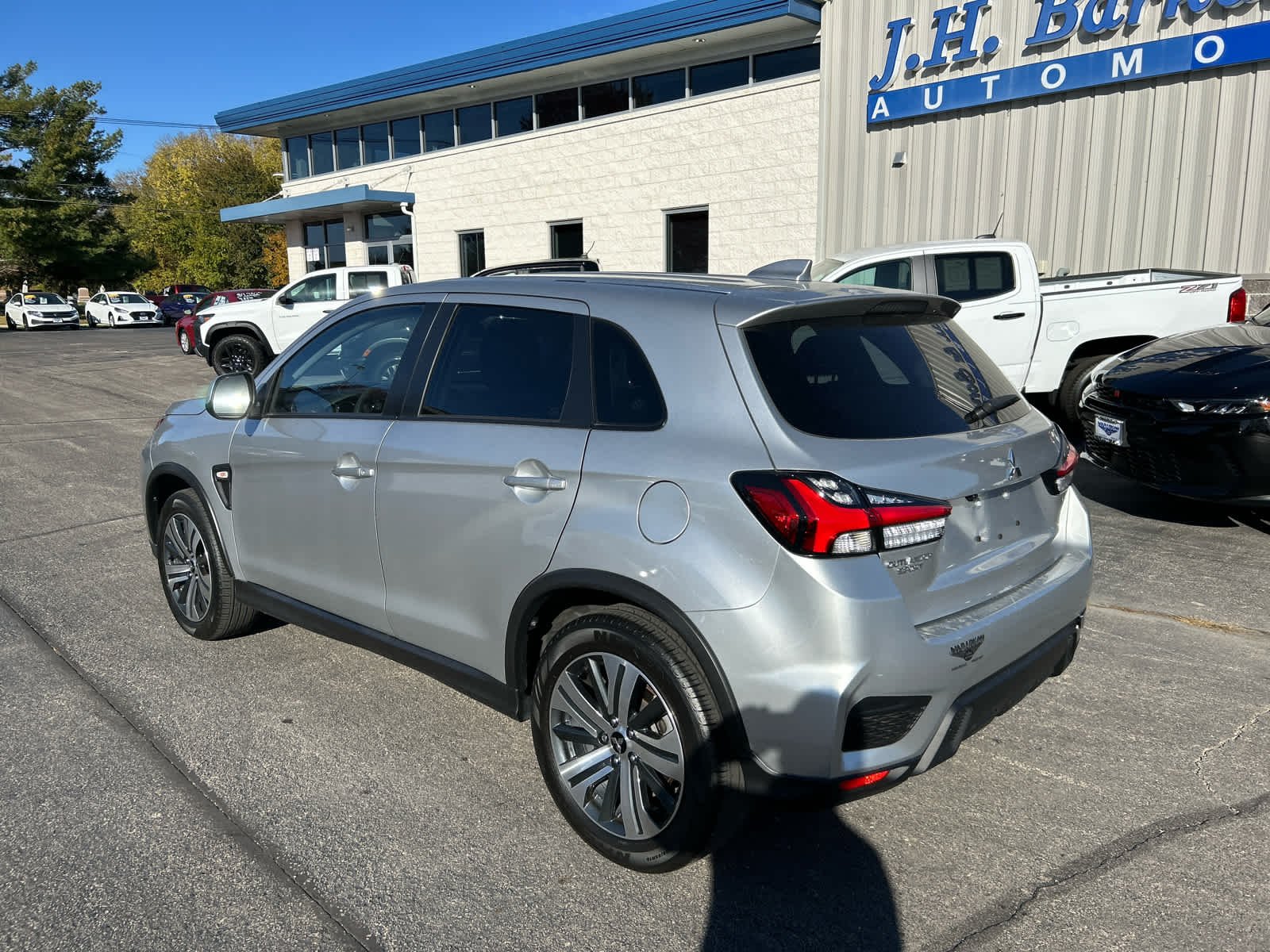 2024 Mitsubishi Outlander Sport ES photo 2