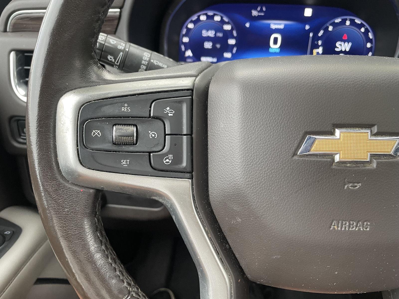 Used 2022 Iridescent Pearl Tricoat Chevrolet LT image 14
