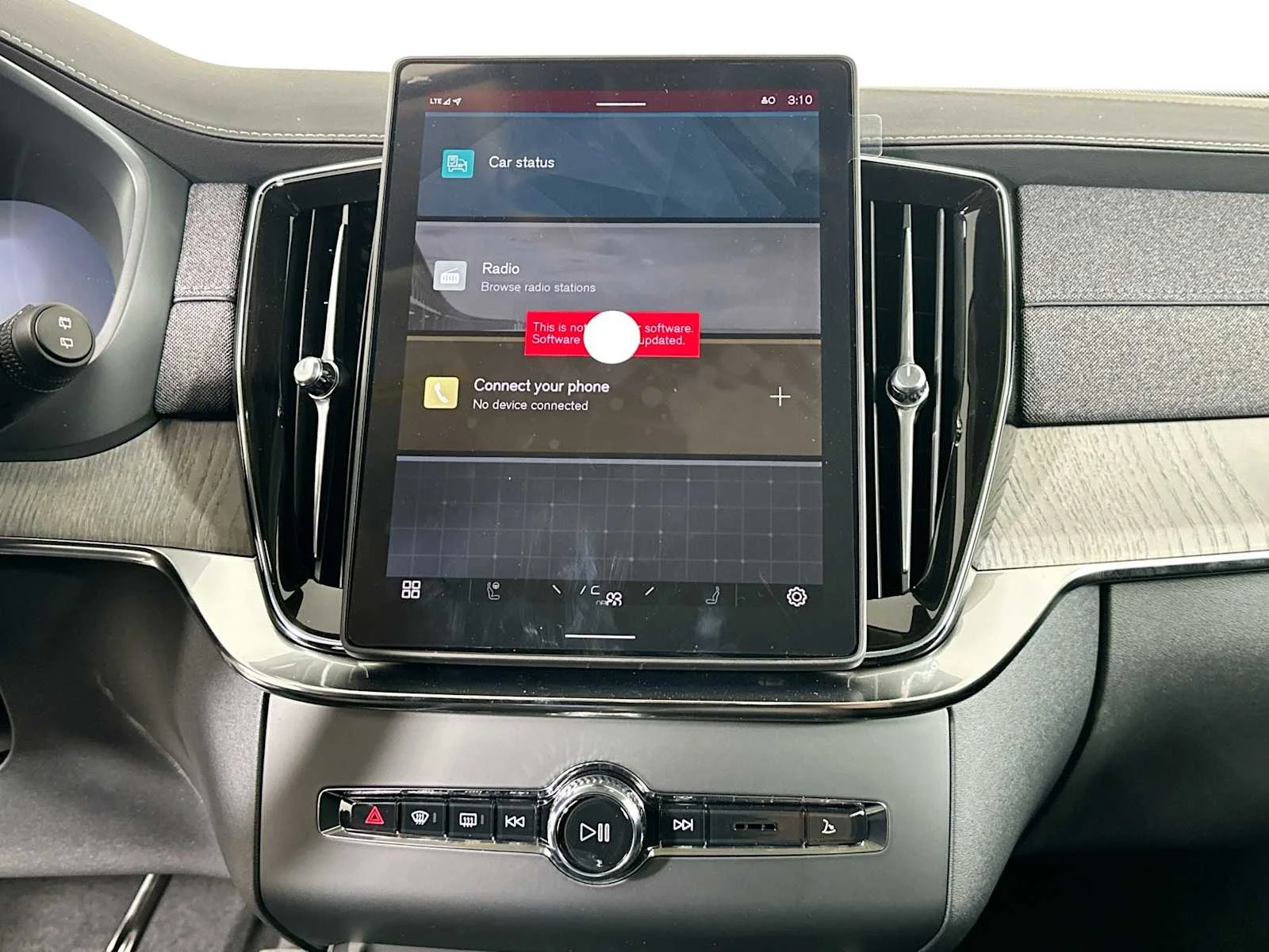 2025 Volvo XC90 Ultra - Photo 13