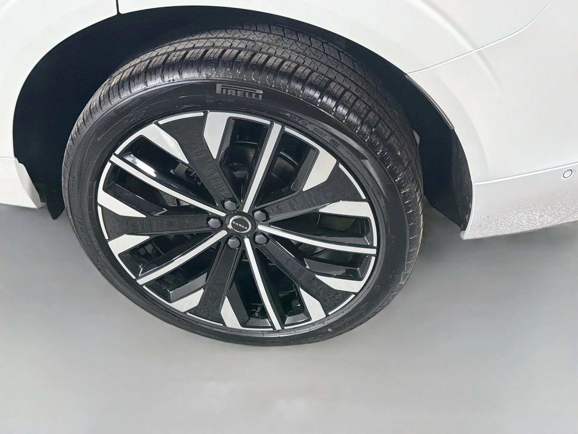 New 2026 Crystal White Volvo Ultra image 33