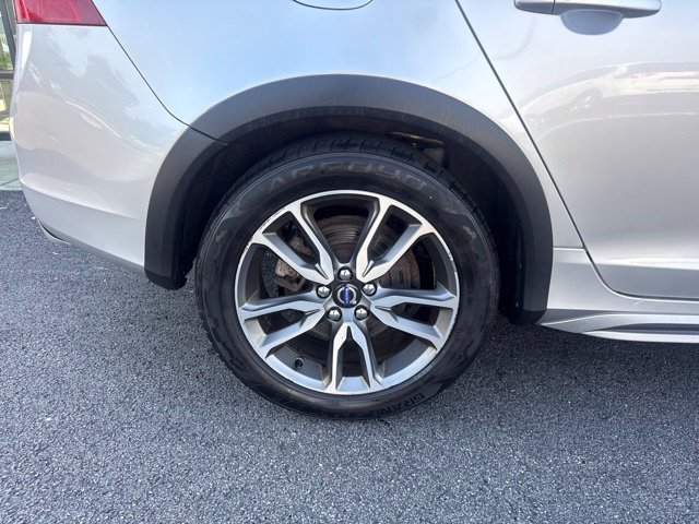 Used 2016 Silver Volvo T5 Platinum image 9