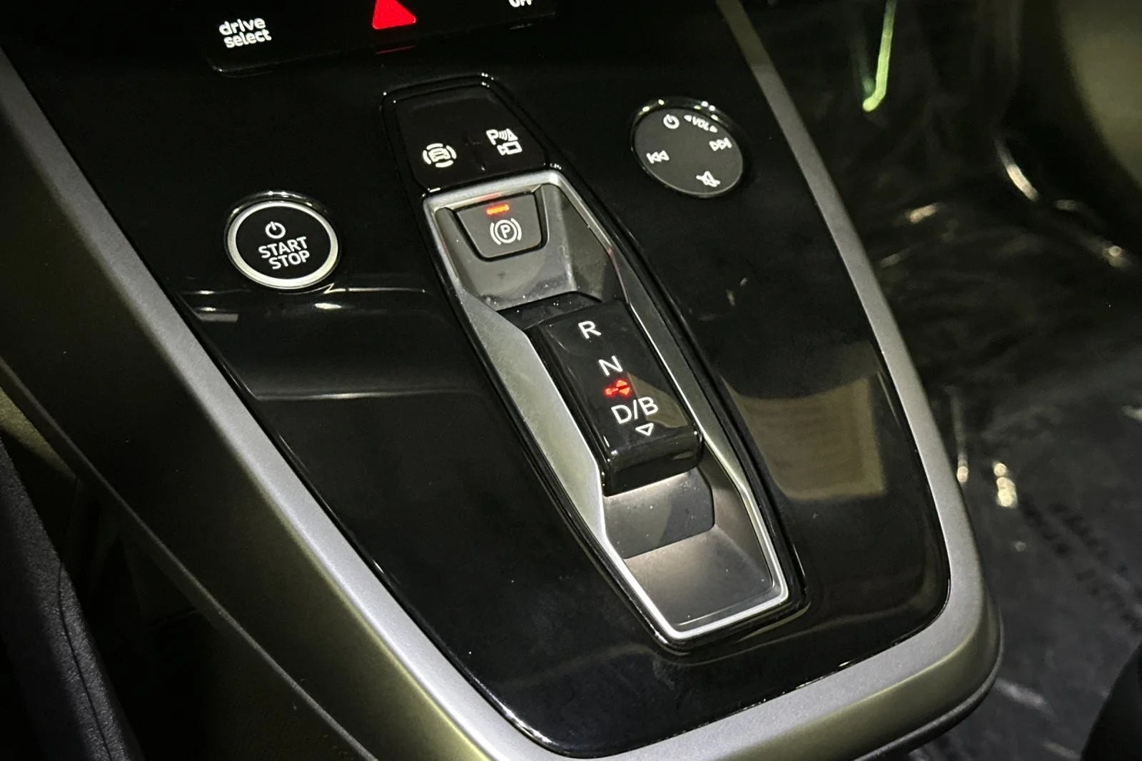 Used 2023 Pebble Gray Audi Premium Plus 50 quattro image 21