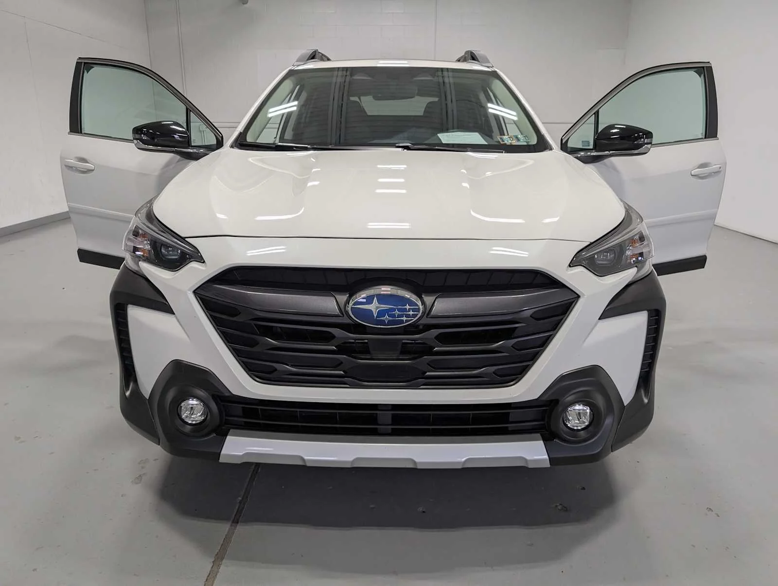 Used 2025 Crystal White Pearl Subaru Limited image 15