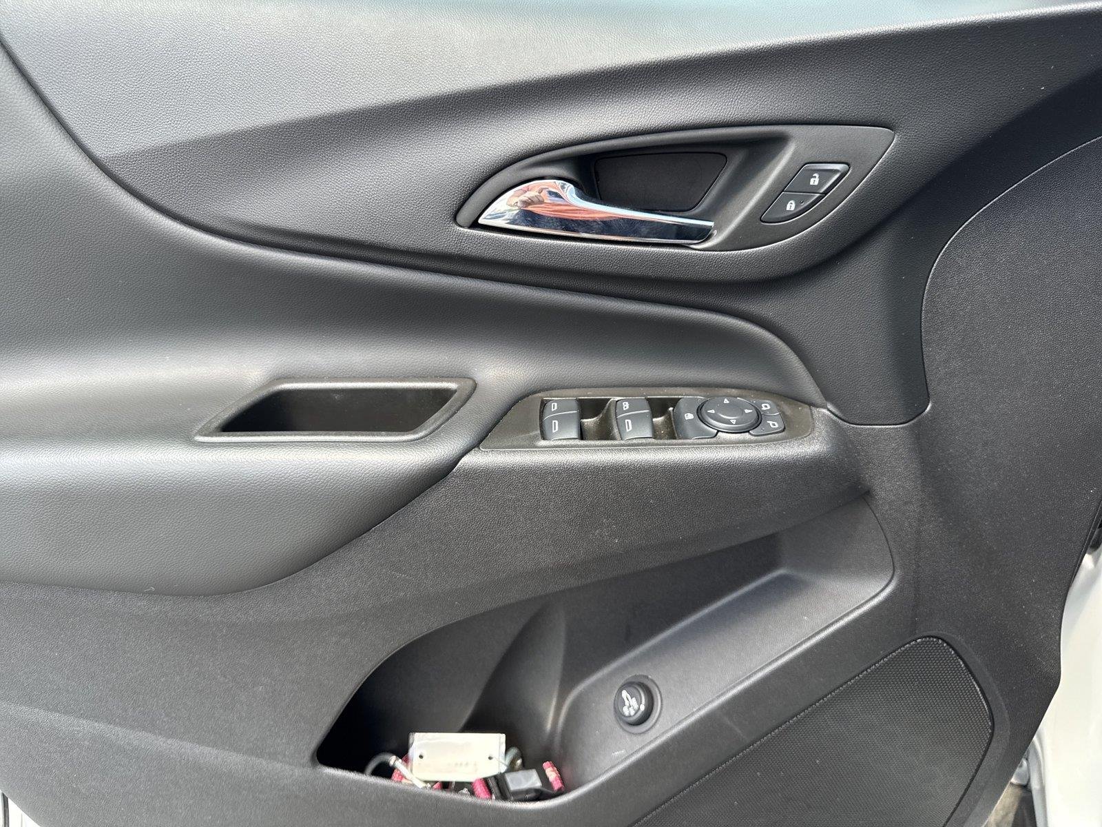 Used 2024 Summit White Chevrolet LT image 17