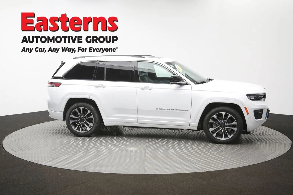 Used 2022 White Jeep Overland 4xe image 50