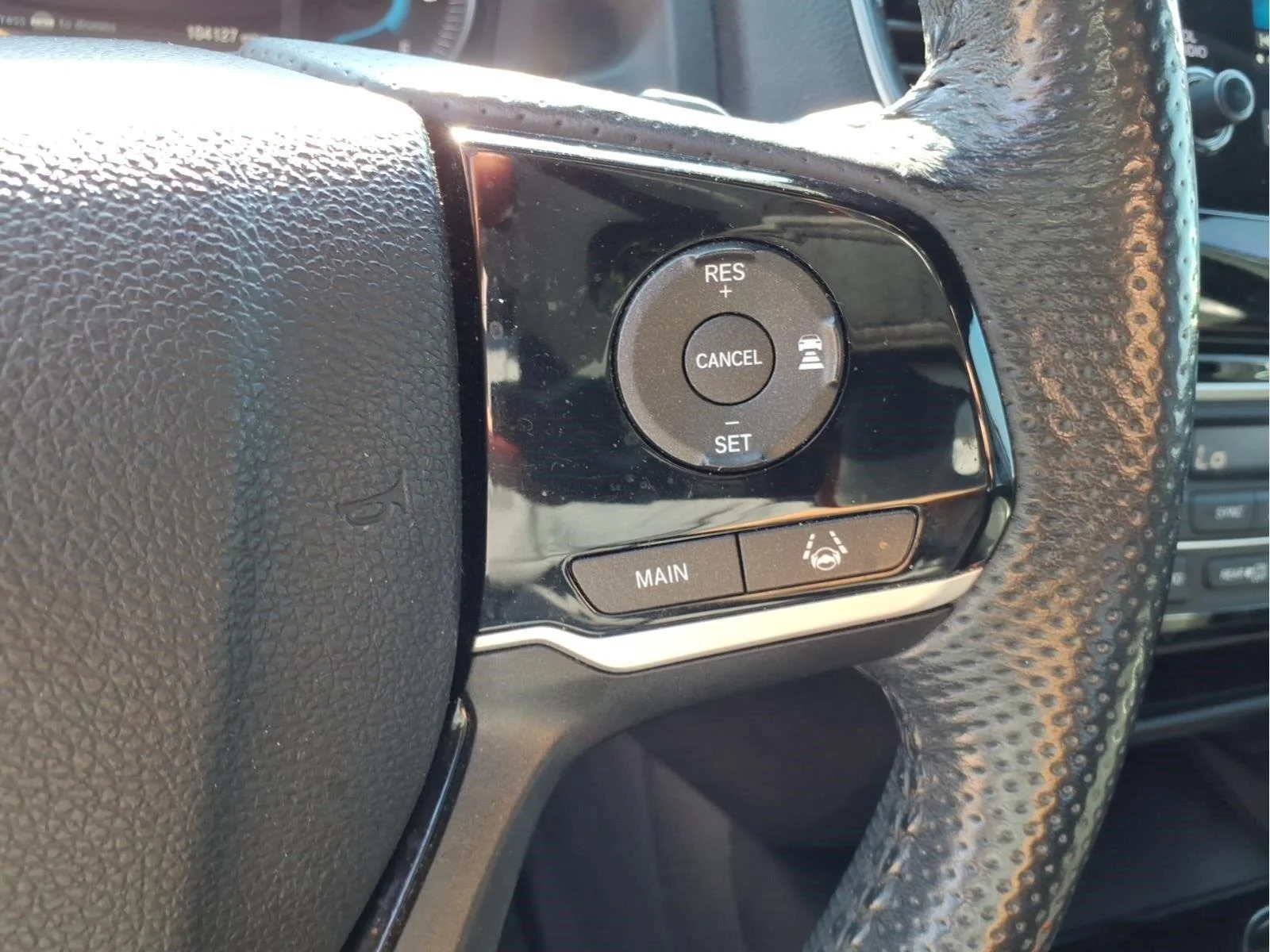 Used 2019 Lunar Silver Metallic Honda Touring image 21