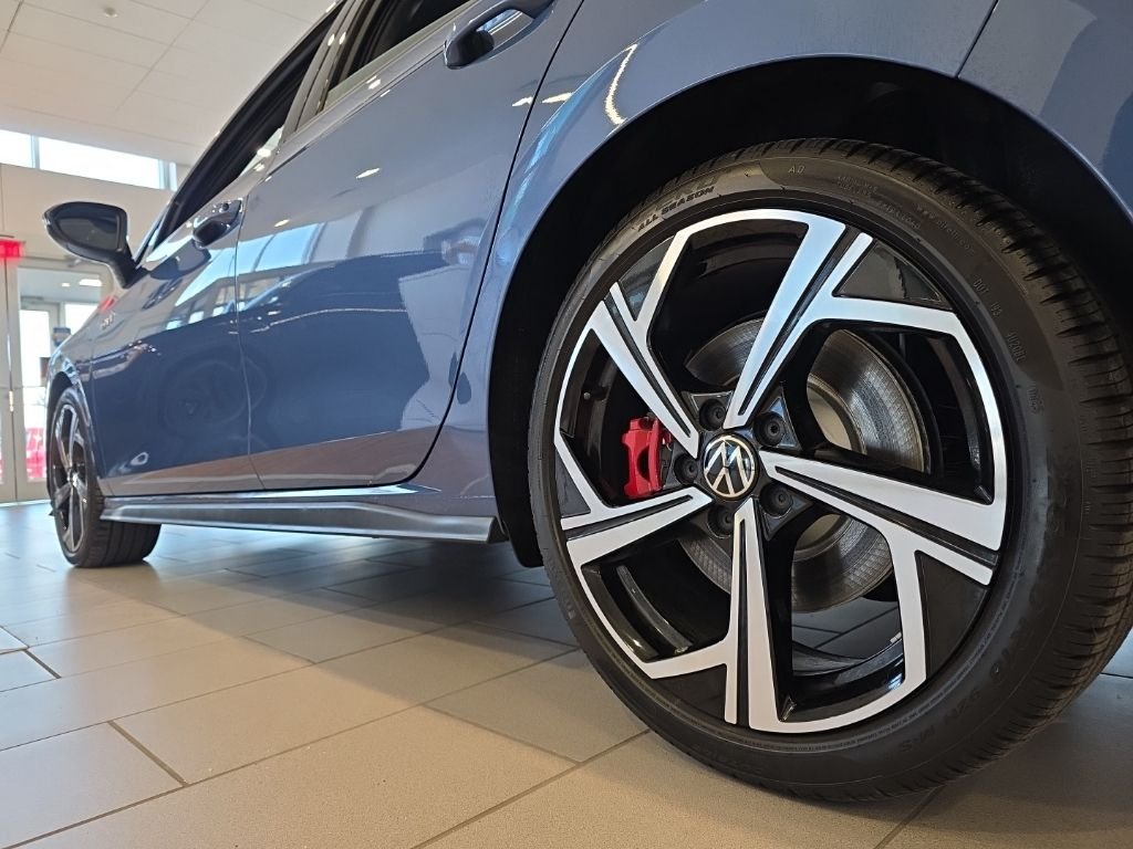 2025 Volkswagen Golf GTI SE - Photo 9