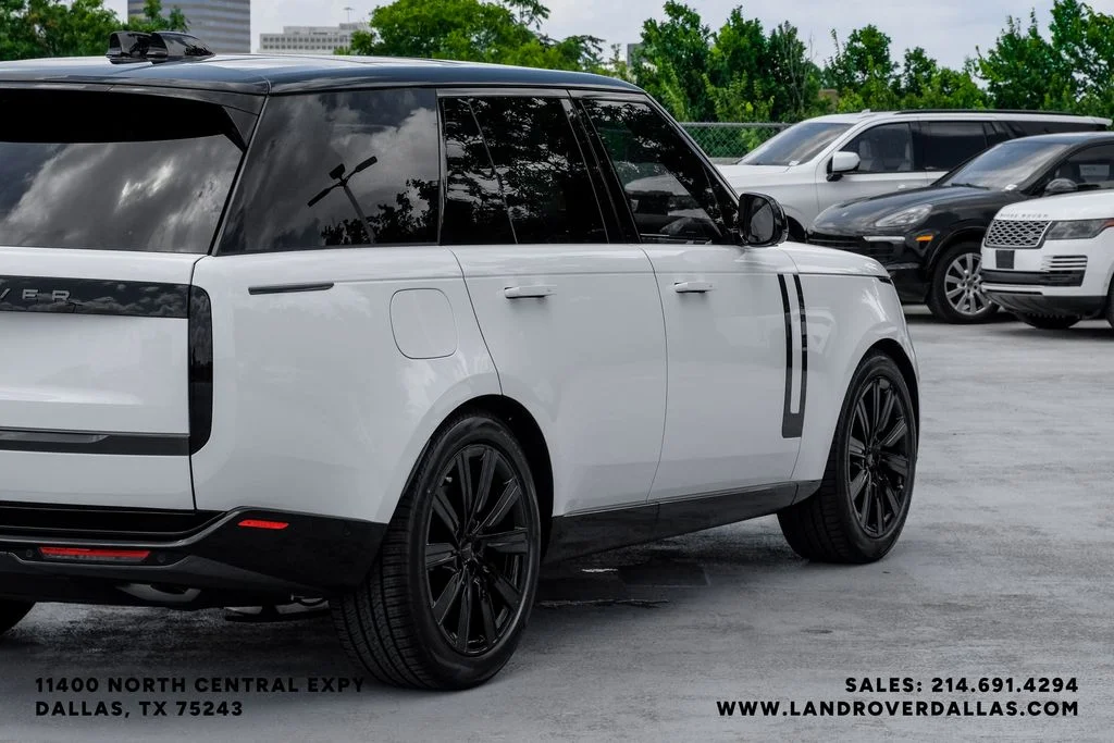 New 2026 Fuji White Land Rover SE image 10