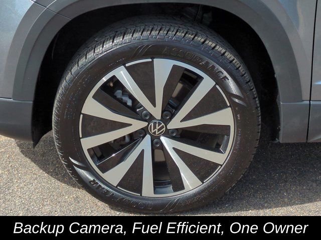 Used 2024 Gray Volkswagen 1.5T SE image 11
