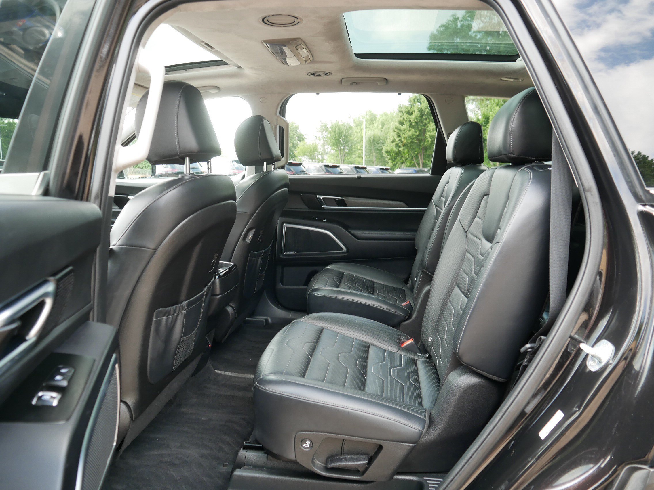 Used 2022 Black Copper Kia SX image 35