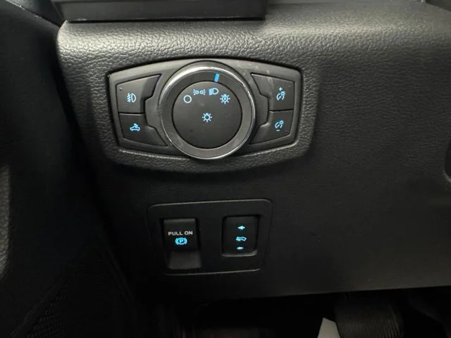 Used 2018 Silver Ford XLT image 19