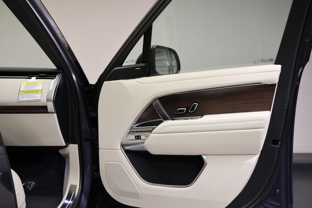 New 2026 Varesine Blue Land Rover SE image 36