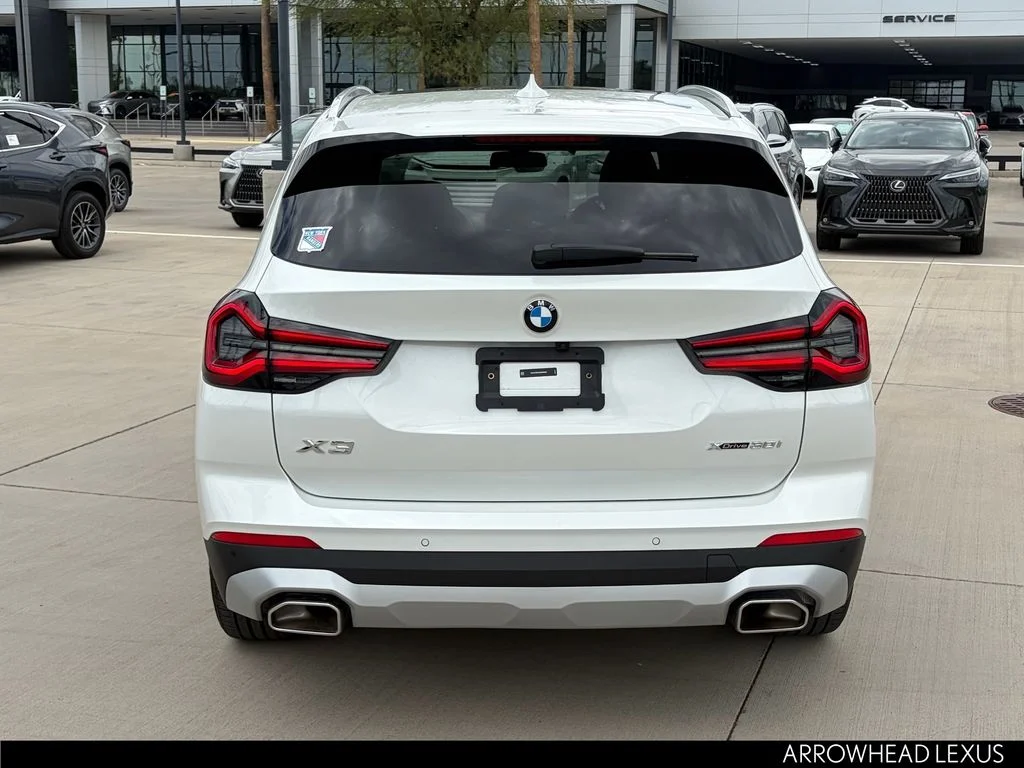 Used 2024 White BMW xDrive30i image 5