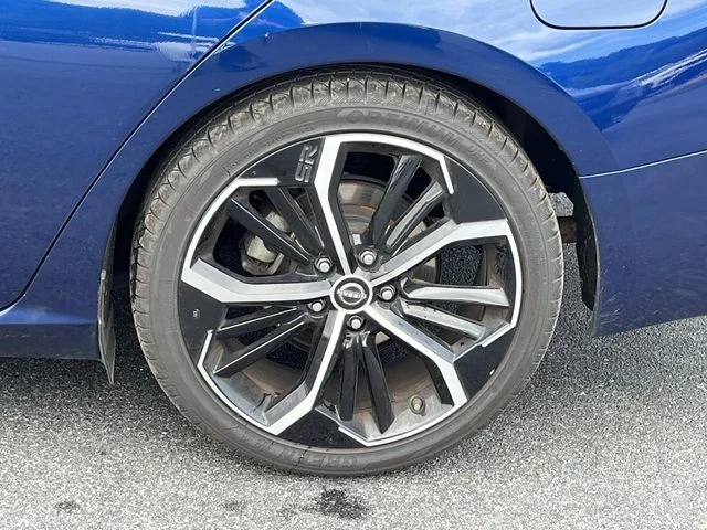 Used 2024 Blue Nissan 2.5 SR image 11