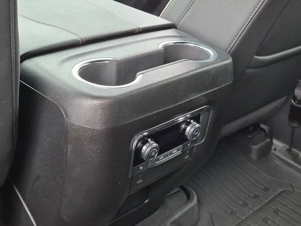 Certified Used 2025 Onyx Black GMC Elevation image 20