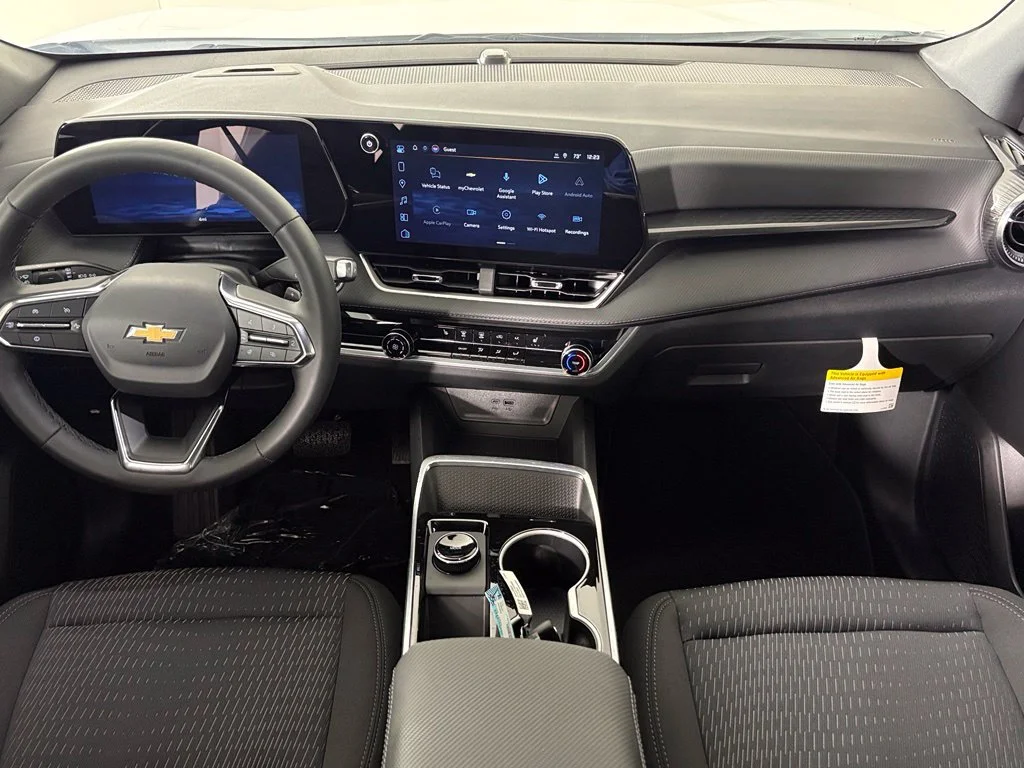 New 2027 Summit White Chevrolet LT image 37