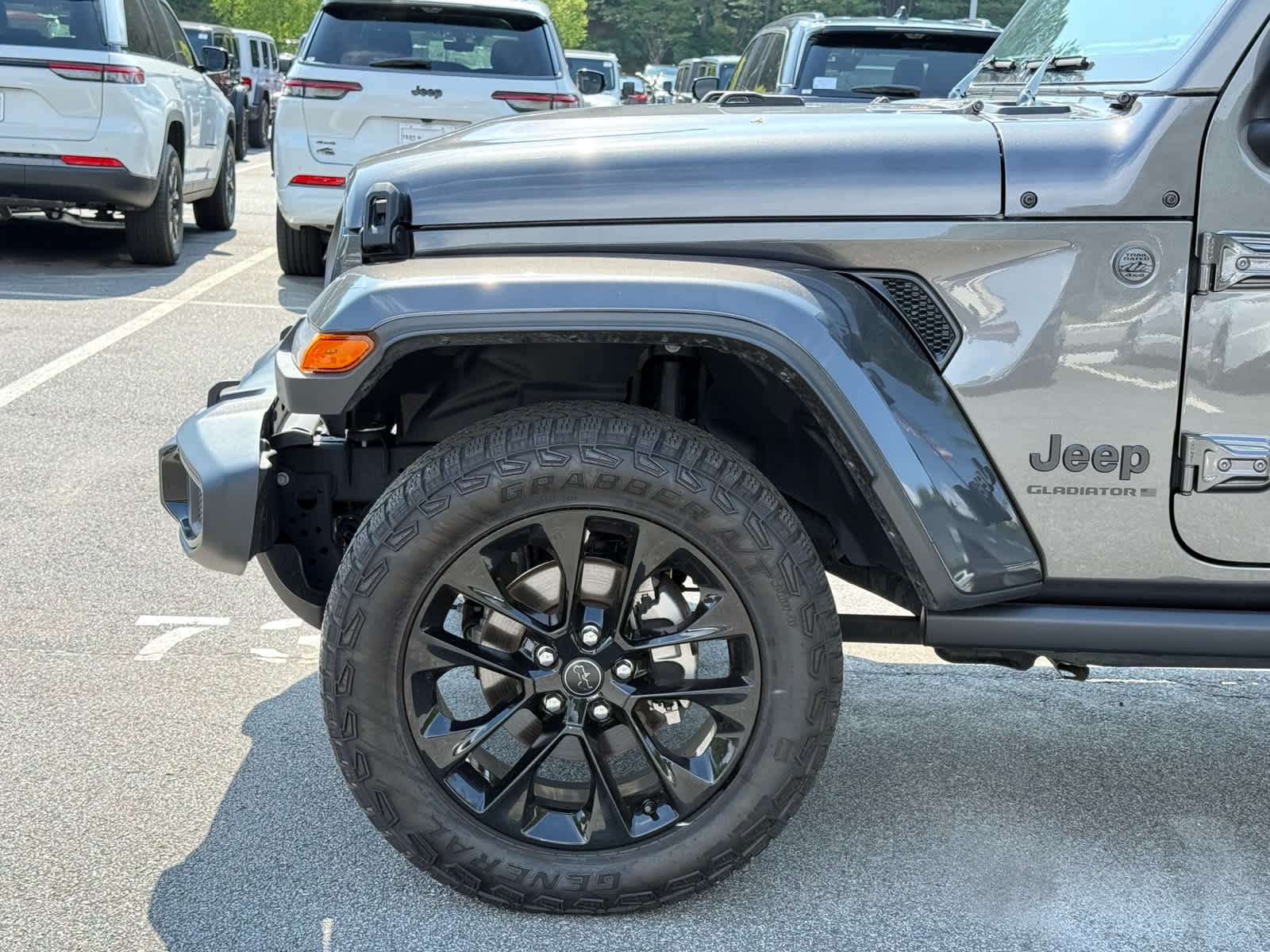 Used 2025 Granite Crystal Metallic Clearcoat Jeep Nighthawk image 10