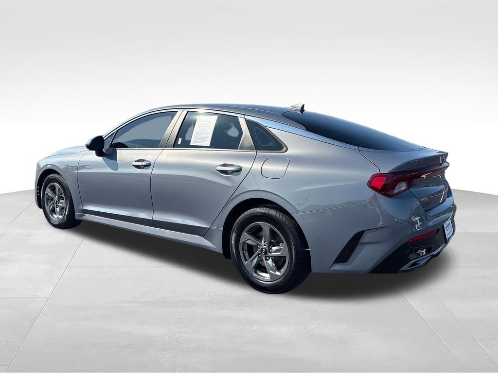 Used 2021 Silver Kia LXS image 3