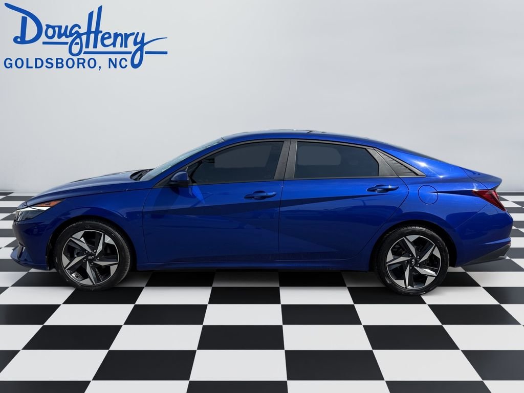 Used 2023 Blue Hyundai SEL image 2